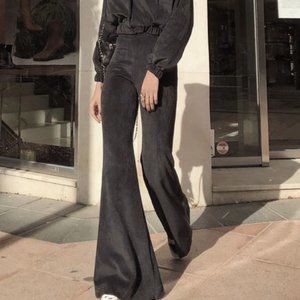 NWT. MVP WARDROBE Chili Pepper Flared Pants In Navy